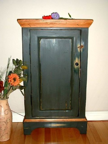 Armoire antique